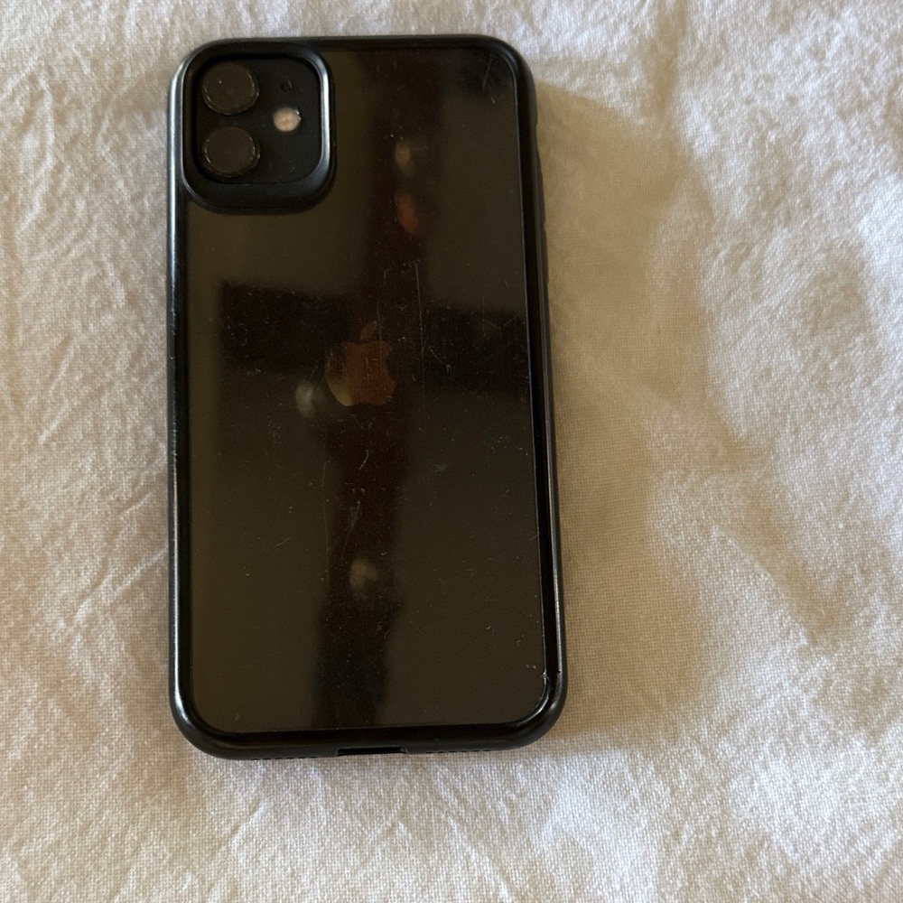 iPhone 11 Apple